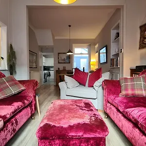  Holiday home Comfy Very Close To Cardiff